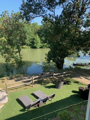 Logis Auberge De La Riviere Les Velluire-sur-Vendee エクステリア 写真