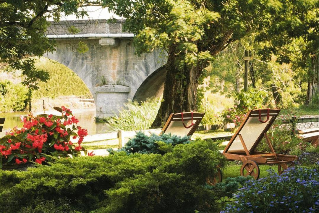 Logis Auberge De La Riviere Les Velluire-sur-Vendee エクステリア 写真