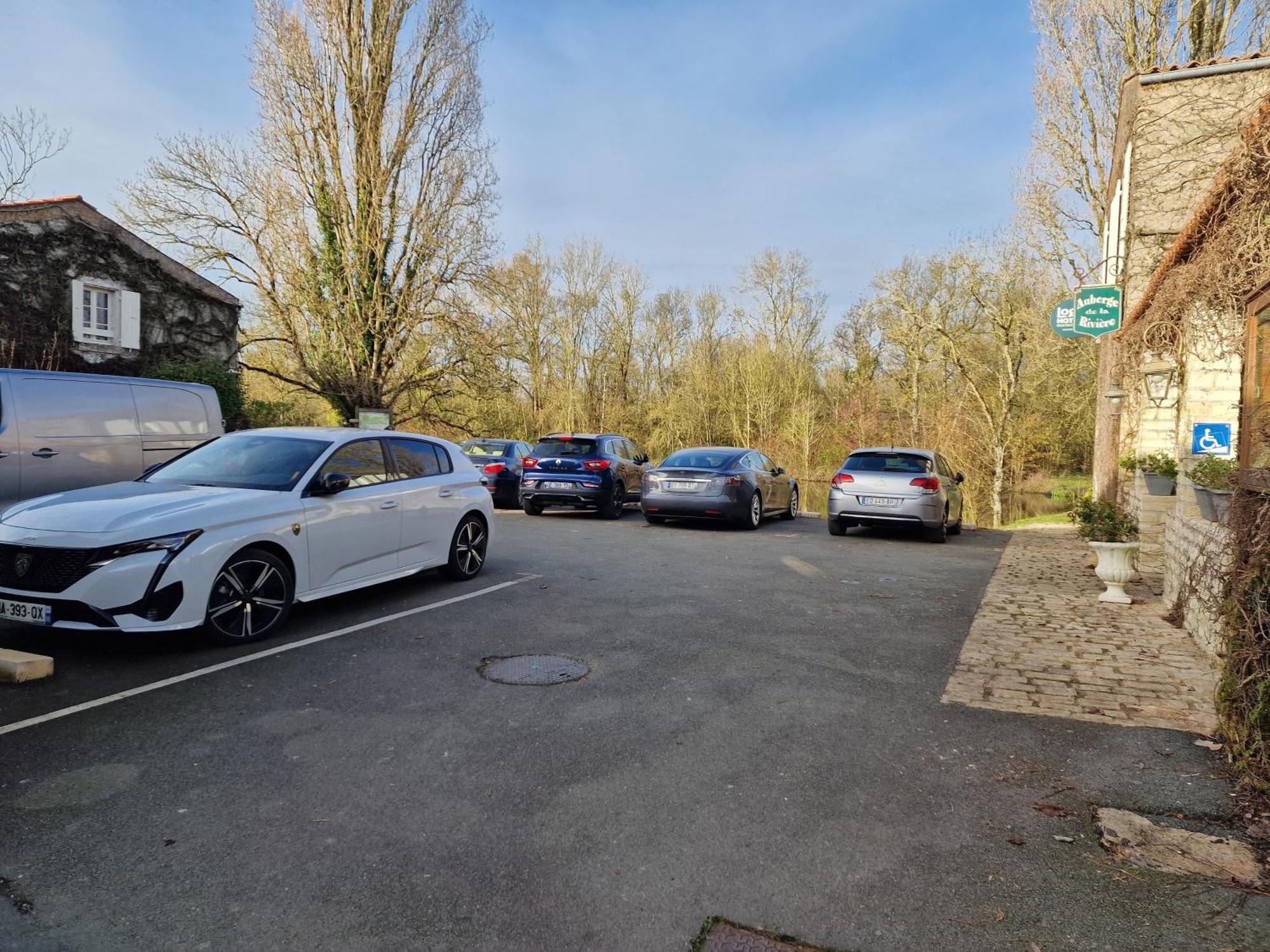 Logis Auberge De La Riviere Les Velluire-sur-Vendee エクステリア 写真