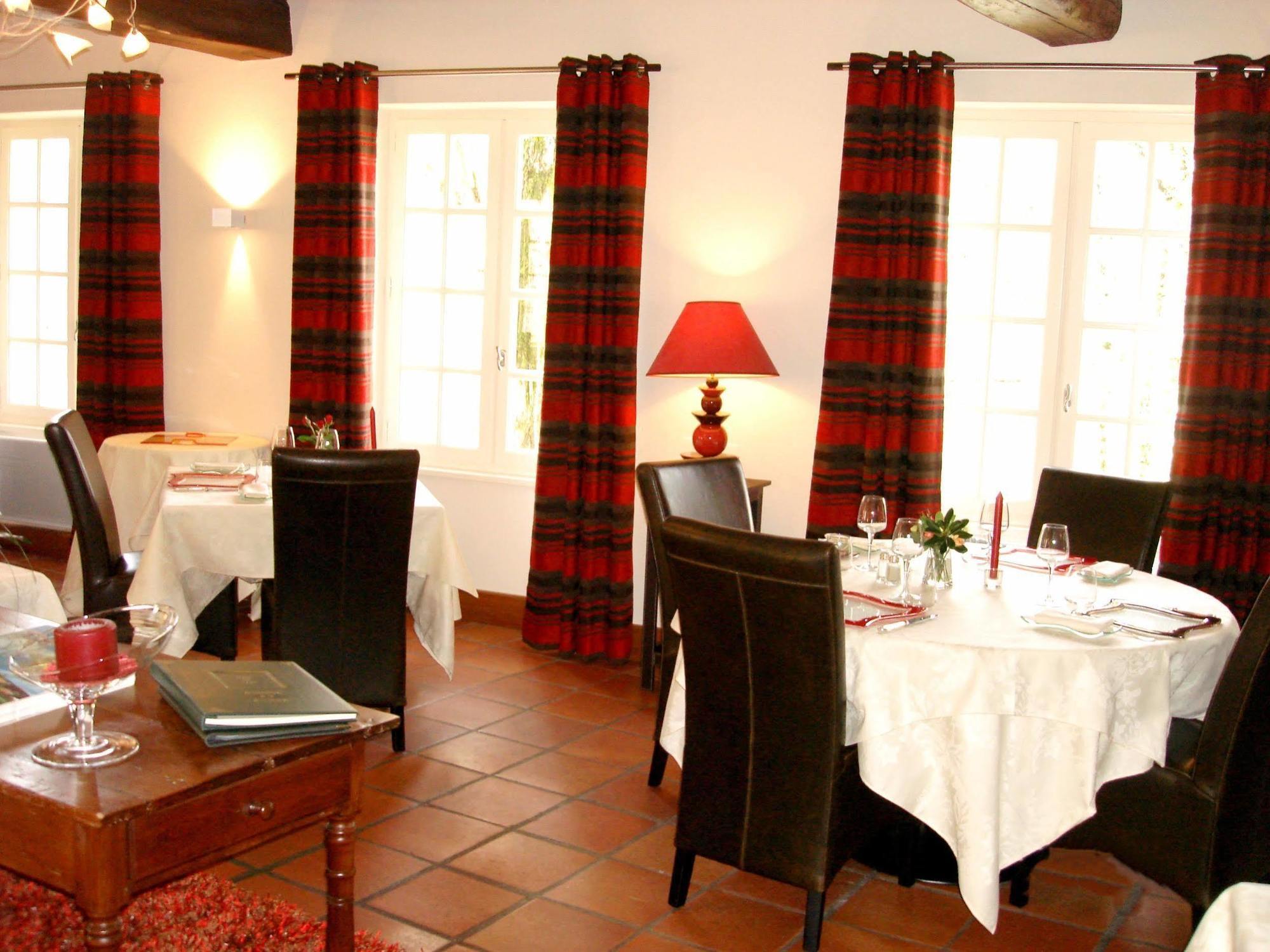 Logis Auberge De La Riviere Les Velluire-sur-Vendee エクステリア 写真