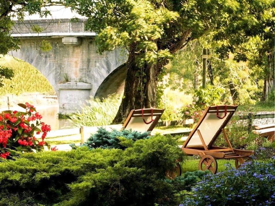 Logis Auberge De La Riviere Les Velluire-sur-Vendee エクステリア 写真
