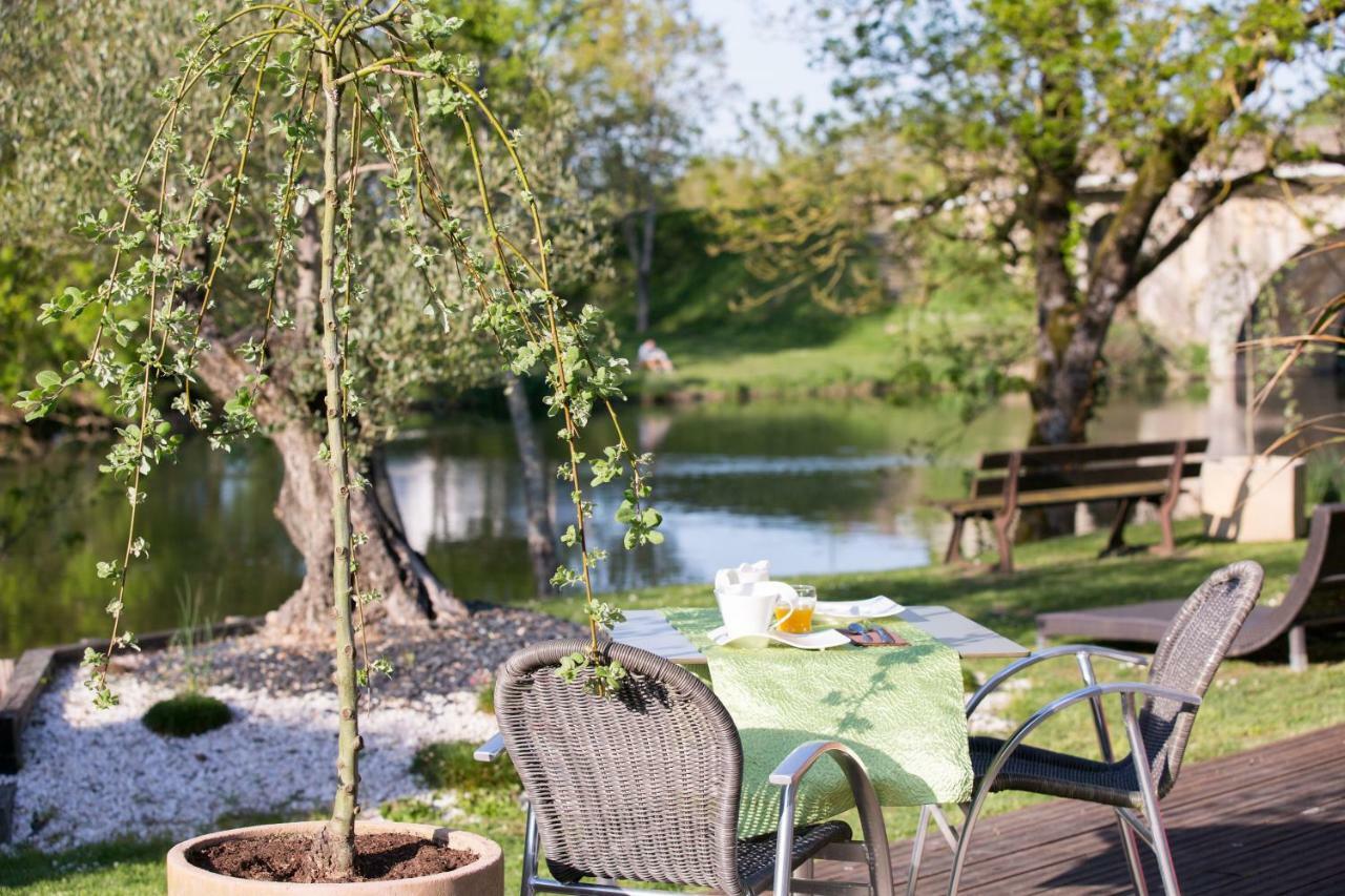 Logis Auberge De La Riviere Les Velluire-sur-Vendee エクステリア 写真
